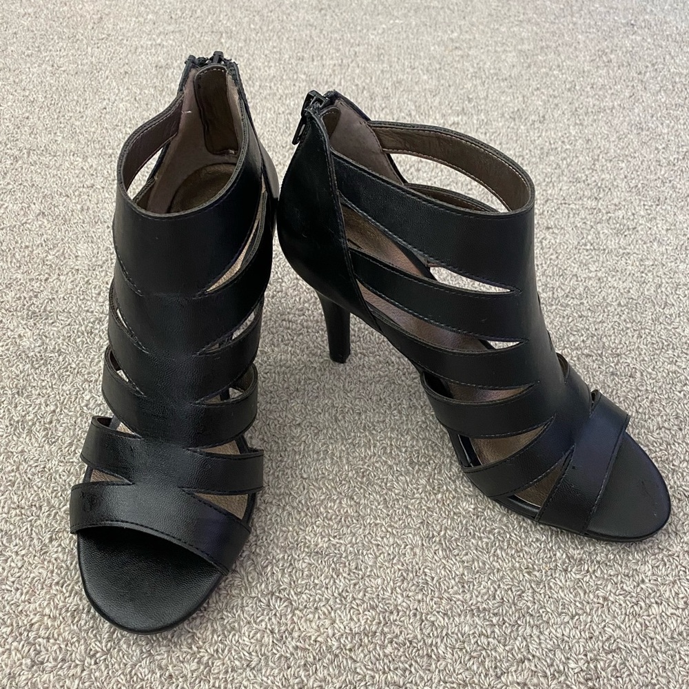 Women’s black heels